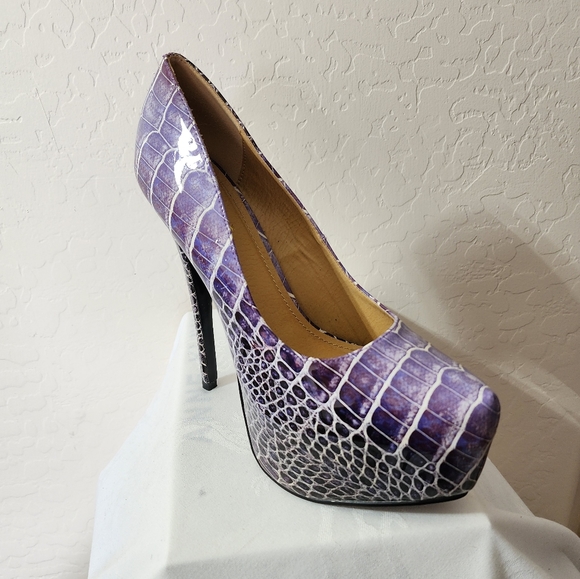 SHOEDAZZLE Tichina Purple Faux Snake print Platforms - Picture 2 of 5
